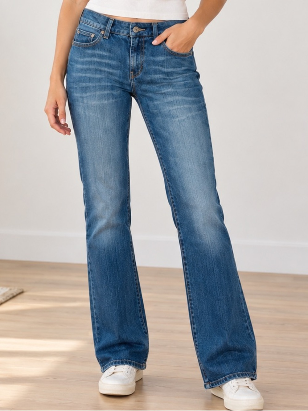 American Eagle Women’s Low Rise Straight Bootcut Jeans Y2K Medium Wash